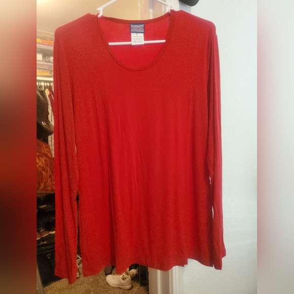 Long Sleeve Under Shirts for Layering or Under Scrubs - Picture 5 of 6